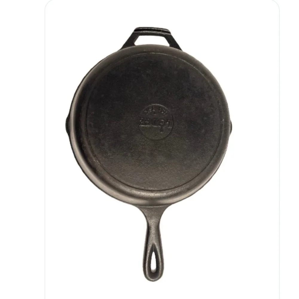 Lodge L8SK3 10.25 inch Cast‎ Iron Skillet - Black